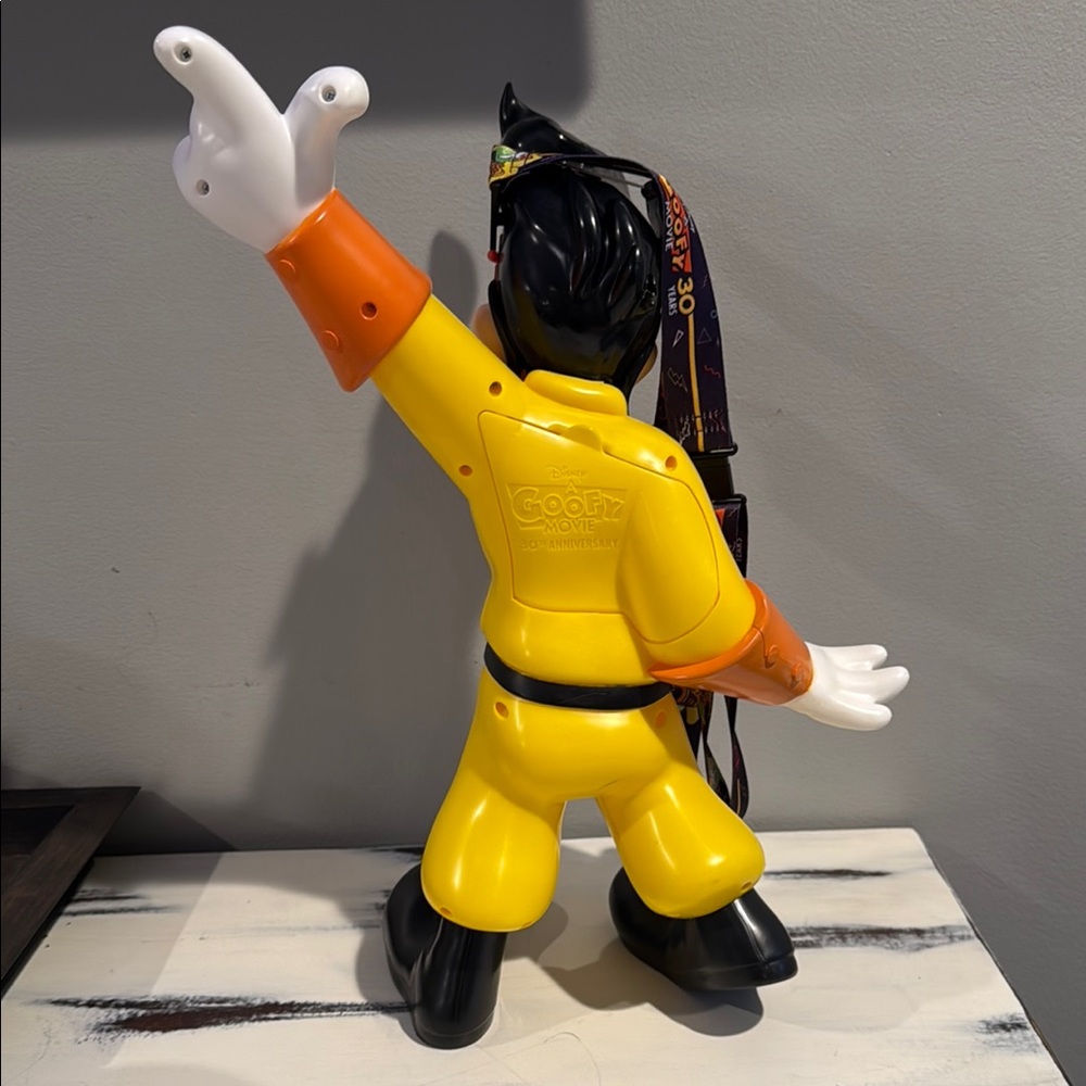 The Goody Movie Max as Powerline popcorn bucket - Picture 3 of 6